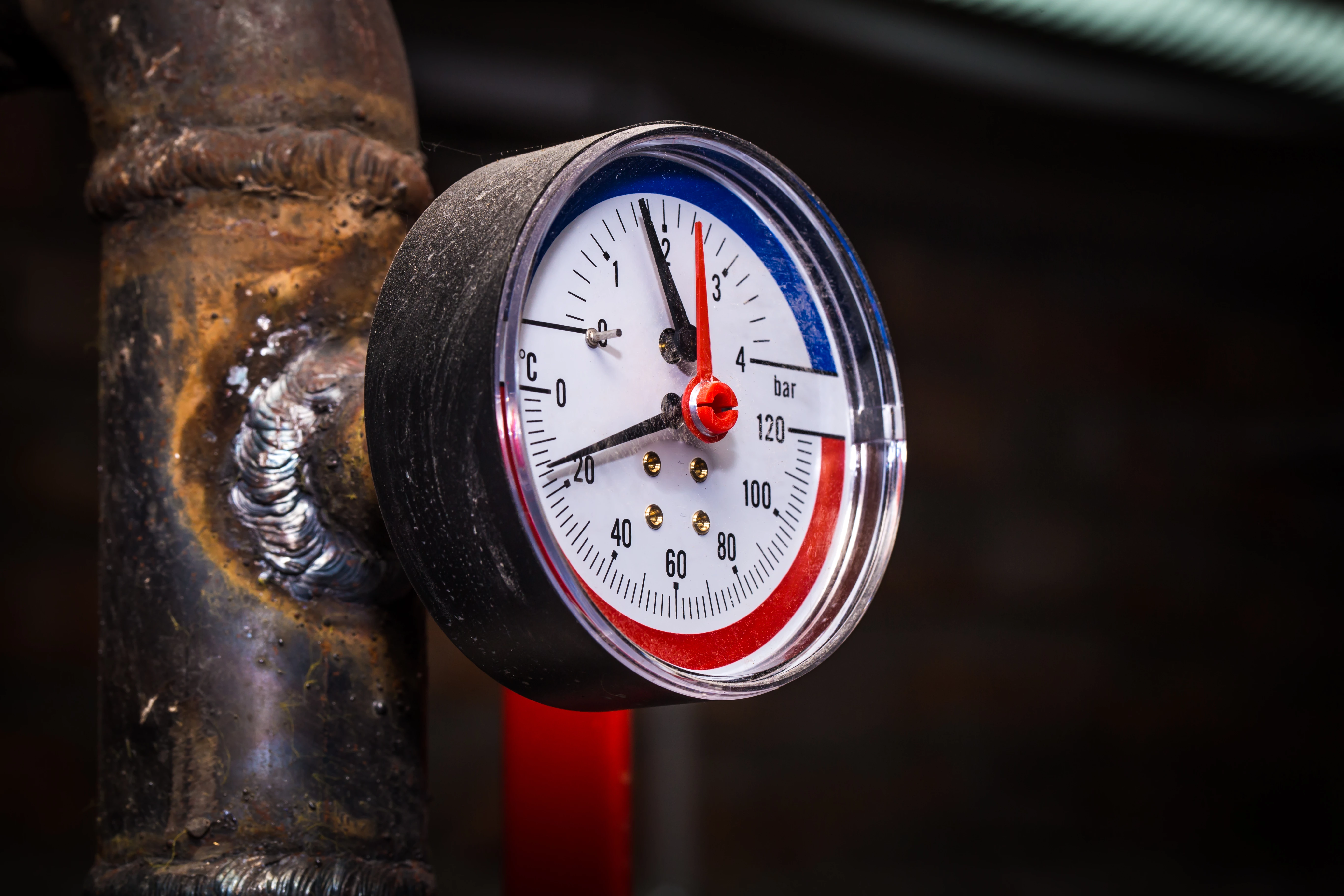 Чому знижується тиск в газовому котлі? 