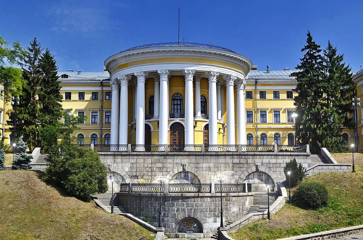 ̳��������� ����� �������� � �������� 